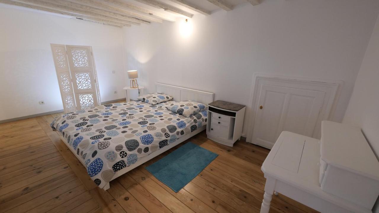 Appartement (a) Atelier Comte De Battines